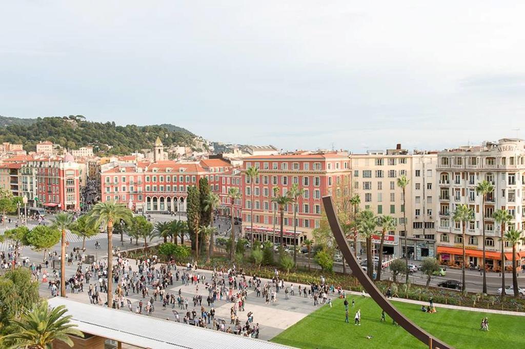 Renting - Gallo - New Modern Loft Old Town Massena Appartamento *